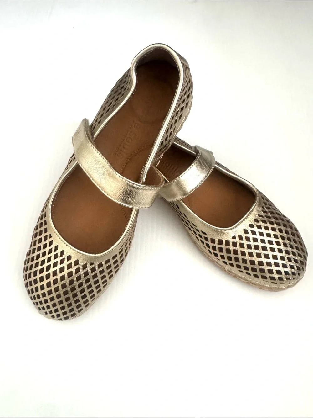 Gentle Souls Sienna Mettalic Fish Net Mary Jane Espadrille In Gold Size 7.5
